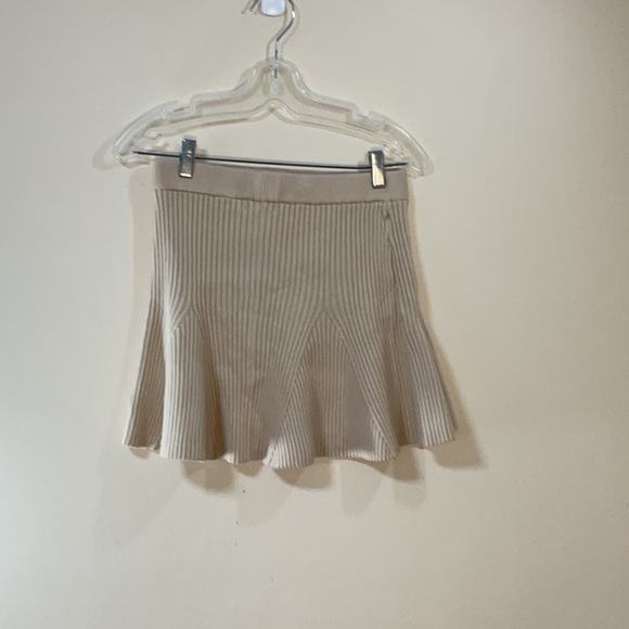 NWT MABLE Sweater Mini Skirt. NEW. - Picture 6 of 11